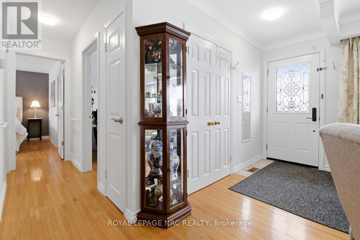 












14 TERRACE AVENUE

,
Welland (Broadway),




Ontario
L3C2C4

