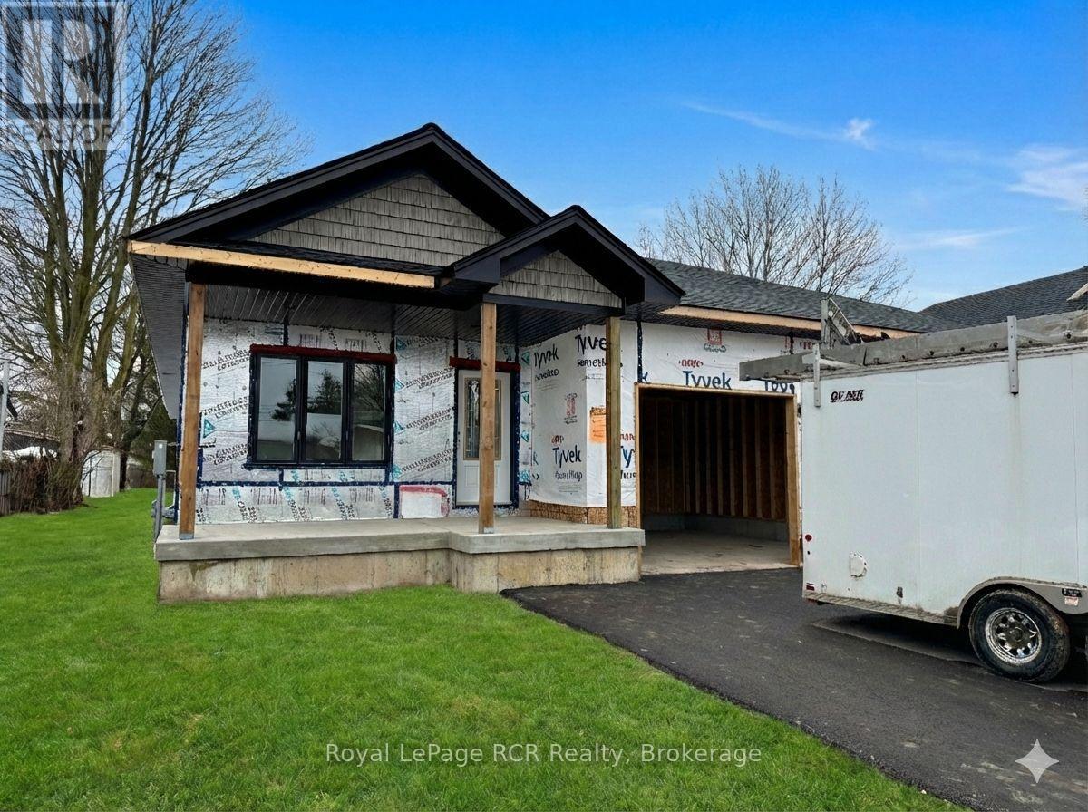 












86 GRIFFITH STREET

,
Brockton,




Ontario
N0G2V0

