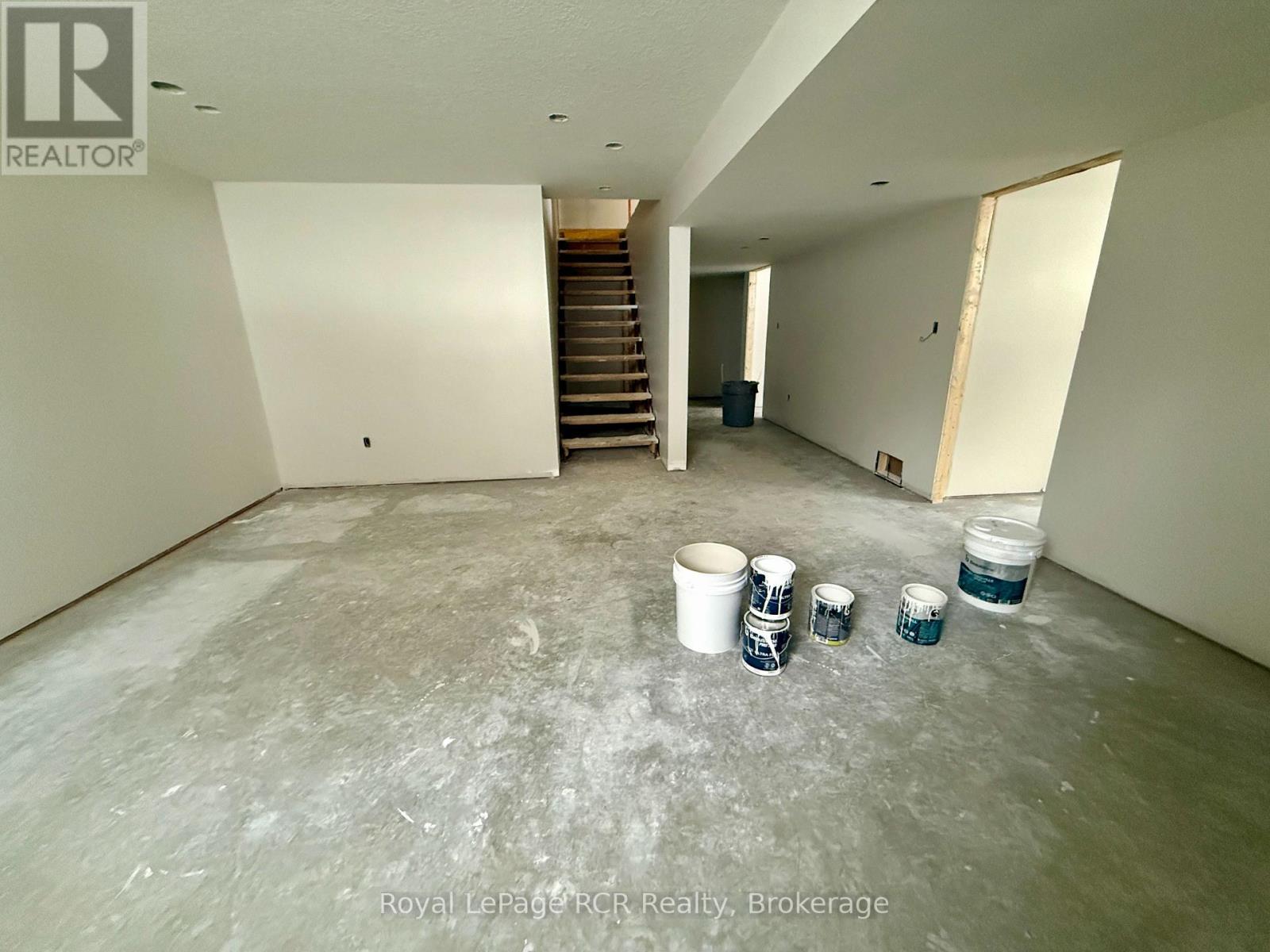 












86 GRIFFITH STREET

,
Brockton,




Ontario
N0G2V0

