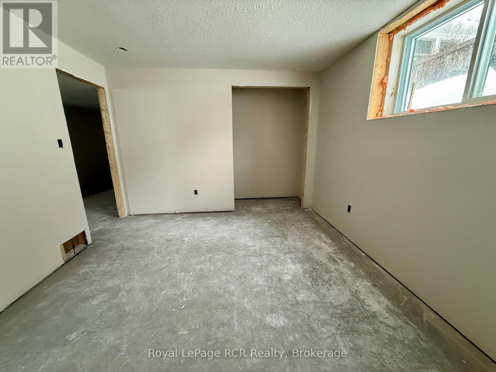 












86 GRIFFITH STREET

,
Brockton,




Ontario
N0G2V0

