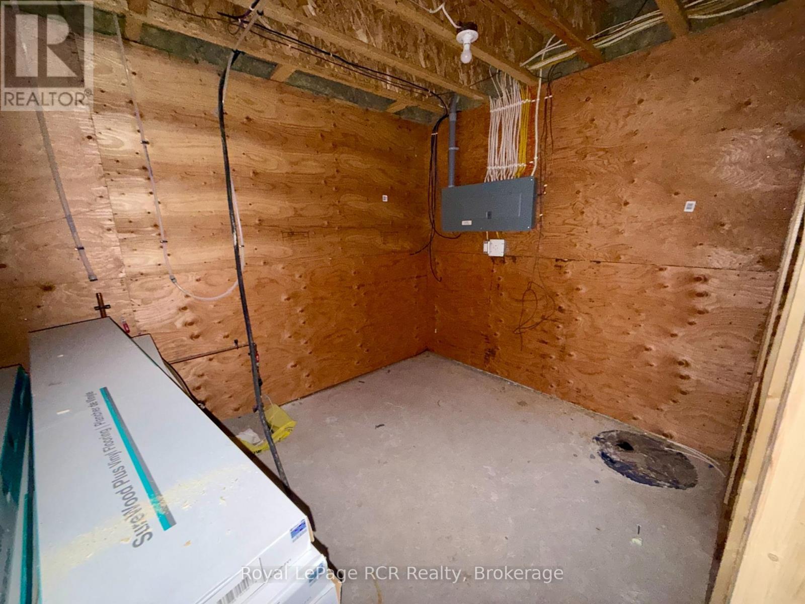 












86 GRIFFITH STREET

,
Brockton,




Ontario
N0G2V0

