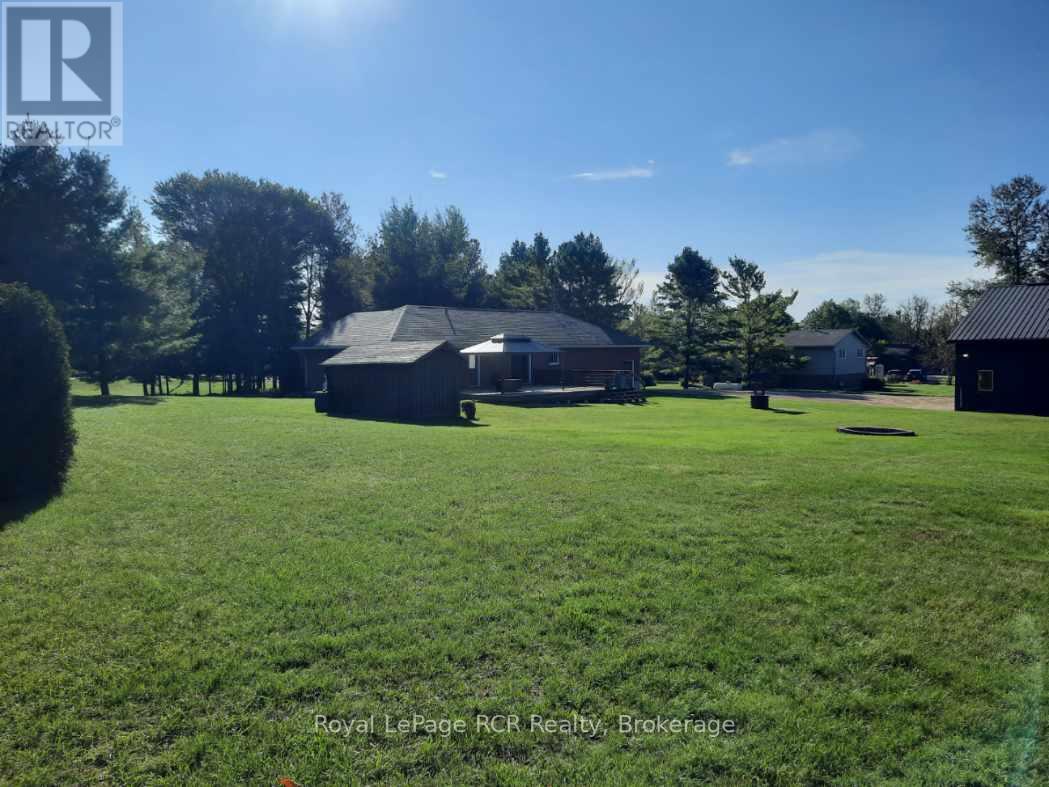 












9632 CONCESSION RD 4 N

,
Wellington North,




Ontario
N0G2L0

