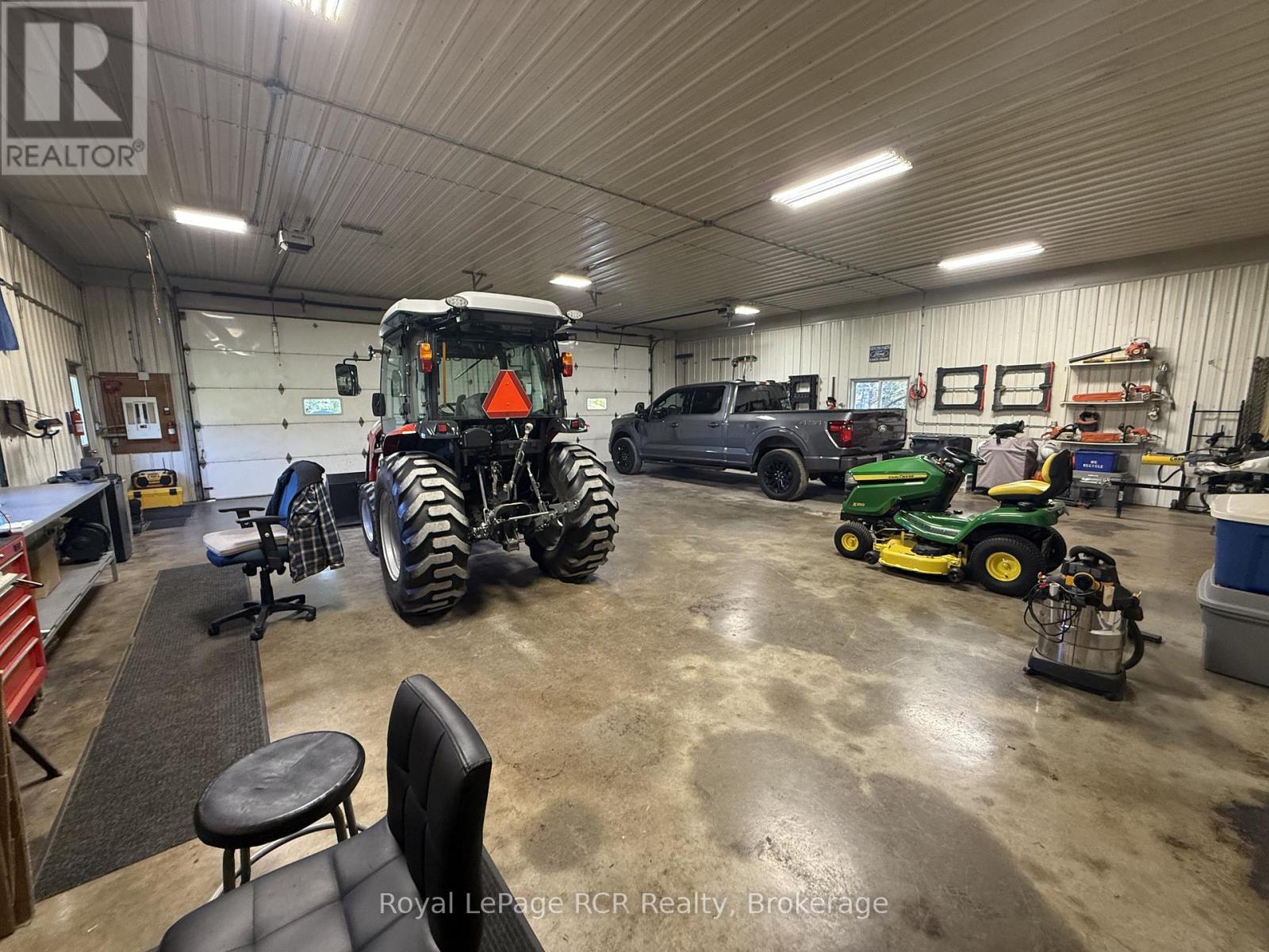 












9632 CONCESSION RD 4 N

,
Wellington North,




Ontario
N0G2L0

