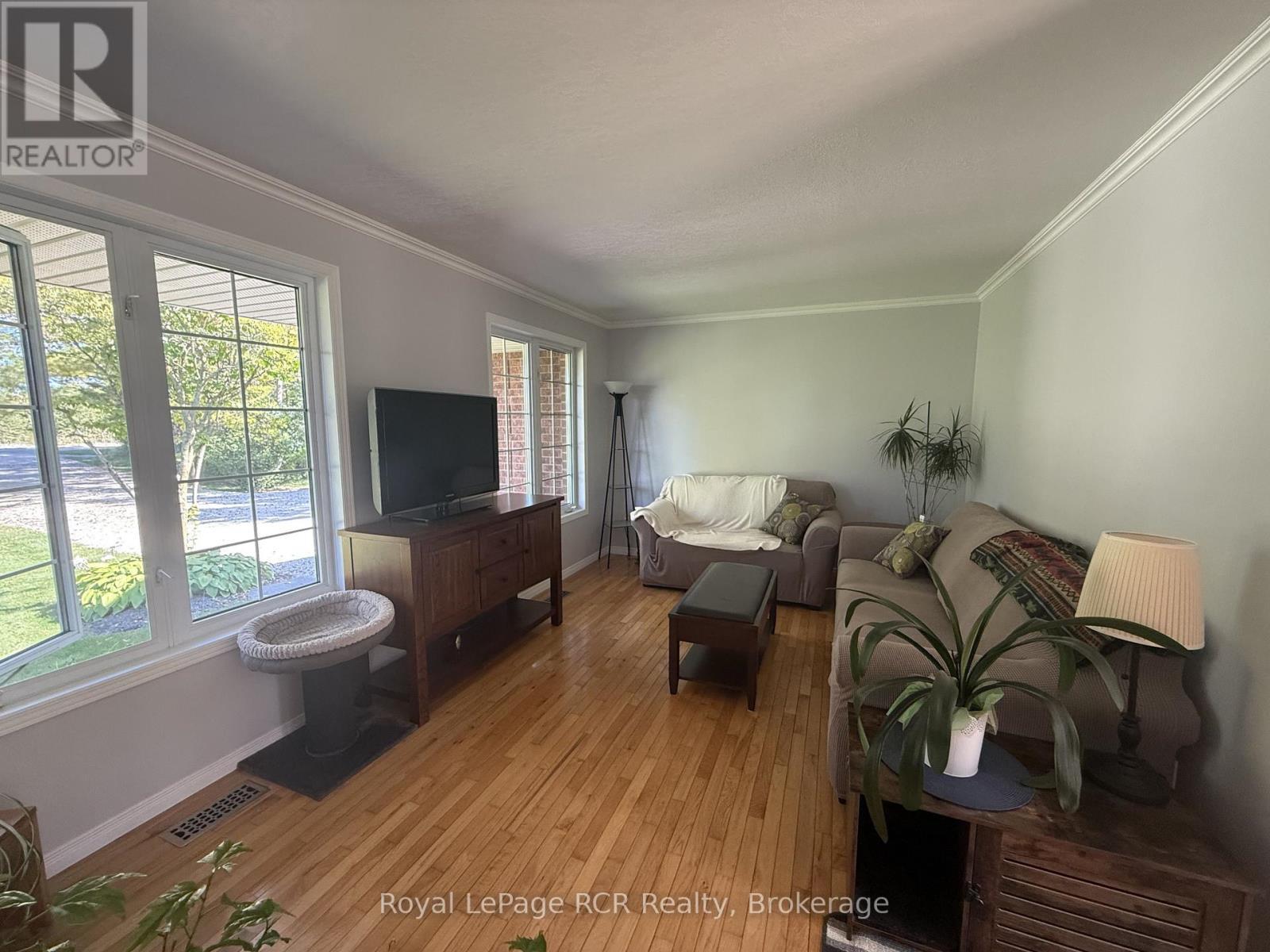 












9632 CONCESSION RD 4 N

,
Wellington North,




Ontario
N0G2L0

