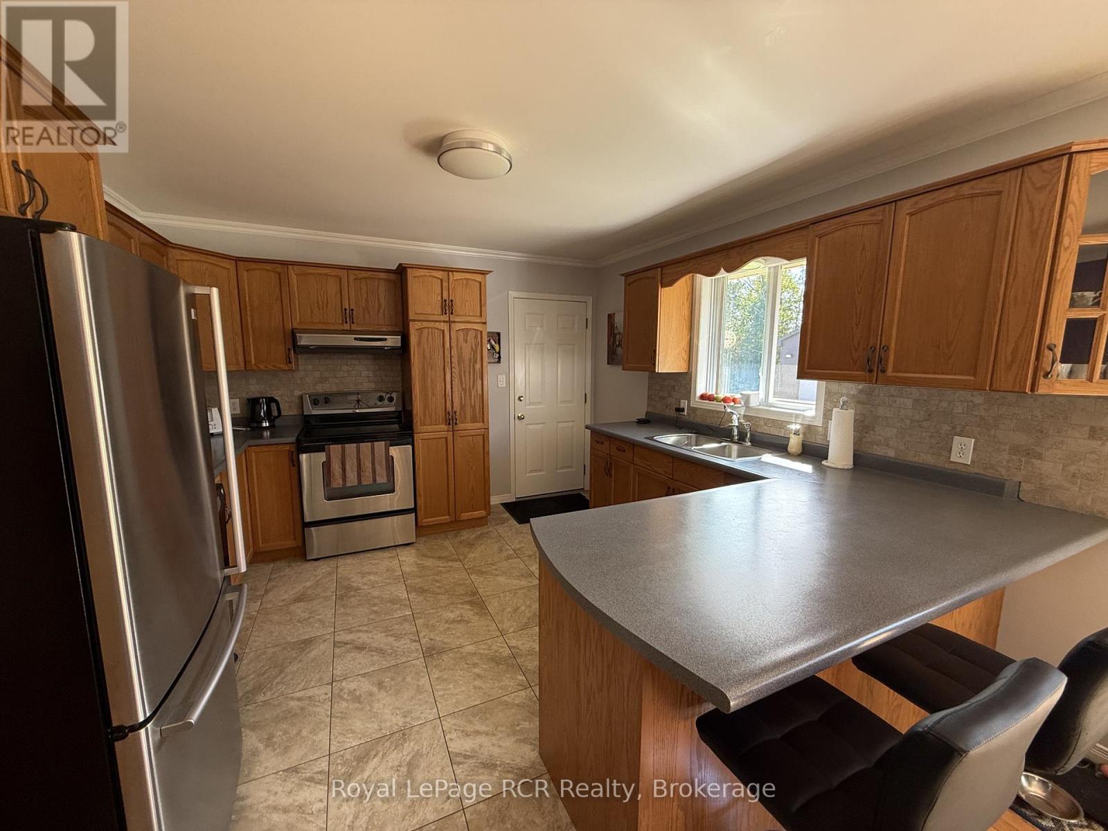 












9632 CONCESSION RD 4 N

,
Wellington North,




Ontario
N0G2L0

