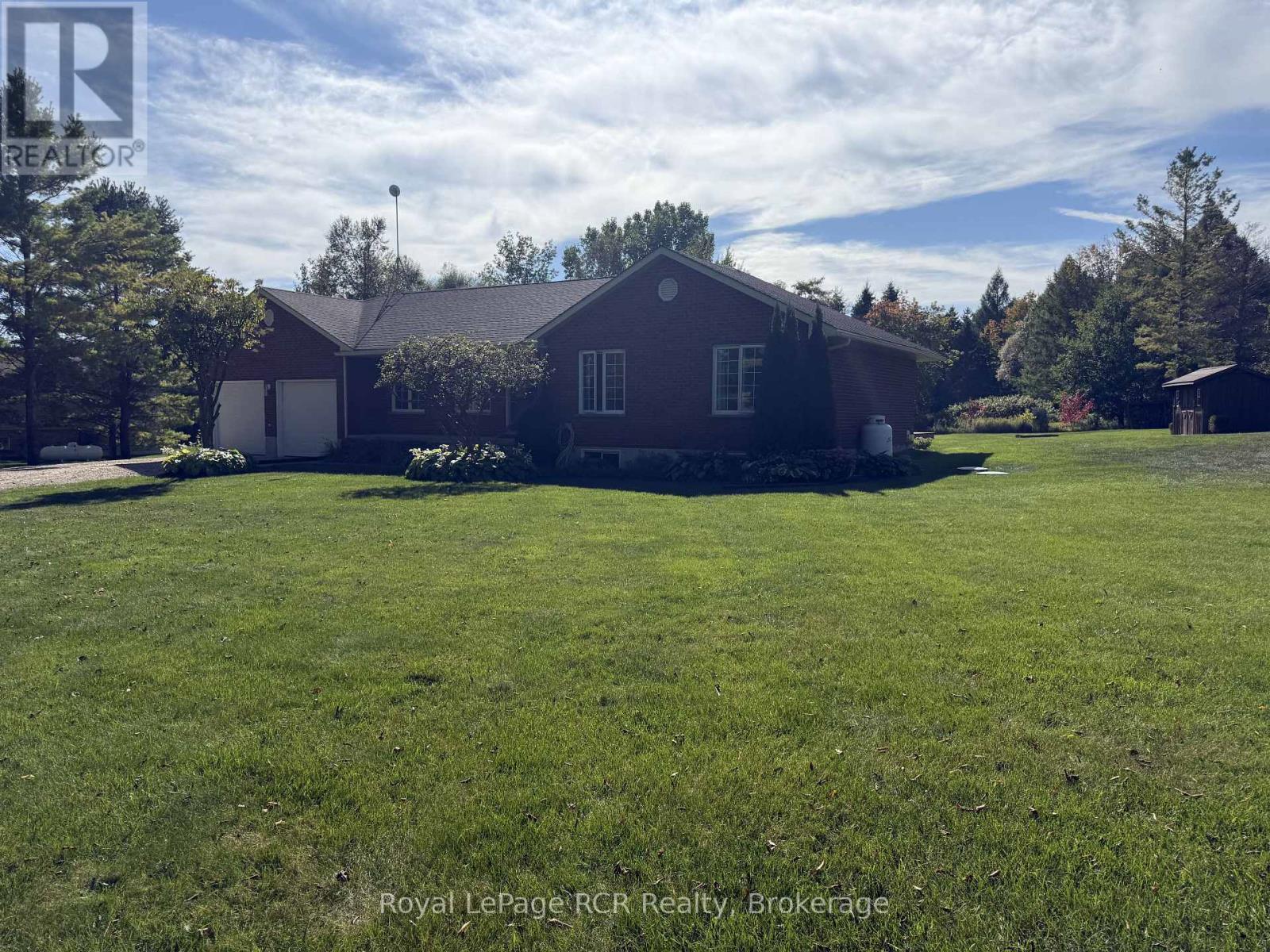 












9632 CONCESSION RD 4 N

,
Wellington North,




Ontario
N0G2L0

