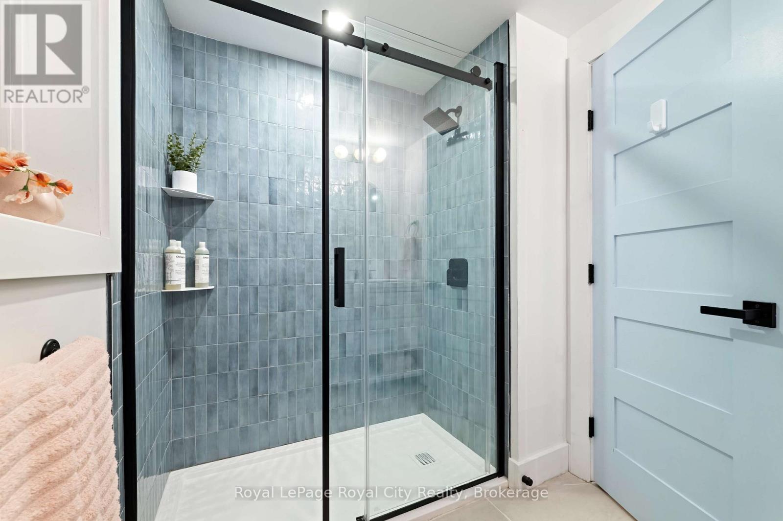 












194 WILES LANE

,
Grey Highlands,




Ontario
N0C1E0

