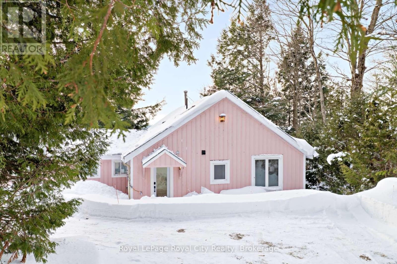 












194 WILES LANE

,
Grey Highlands,




Ontario
N0C1E0

