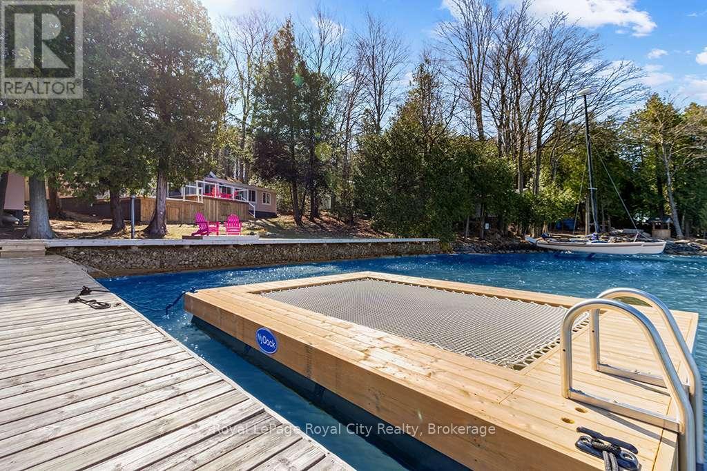 












194 WILES LANE

,
Grey Highlands,




Ontario
N0C1E0

