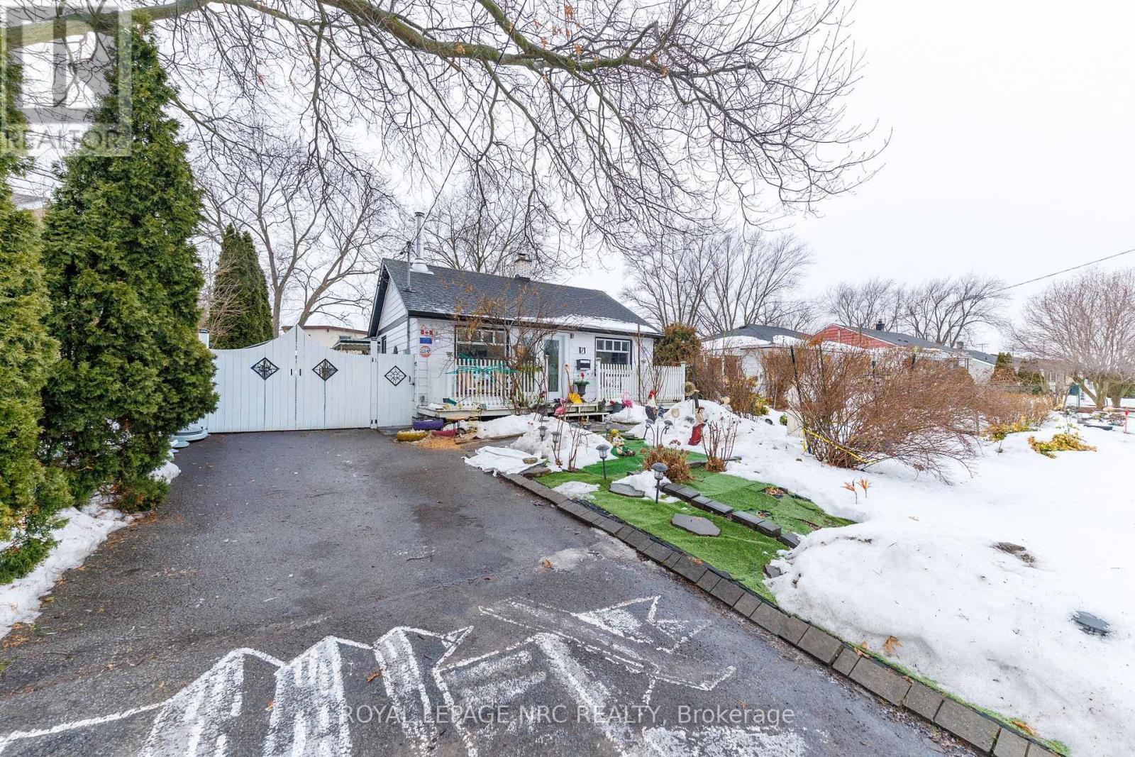 












7 VERA STREET

,
St. Catharines (Western Hill),




Ontario
L2S1C3

