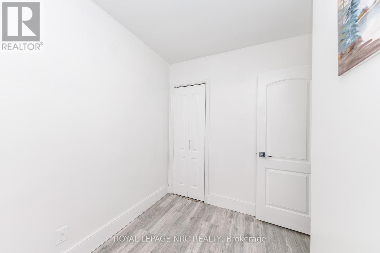 












7 VERA STREET

,
St. Catharines (Western Hill),




Ontario
L2S1C3

