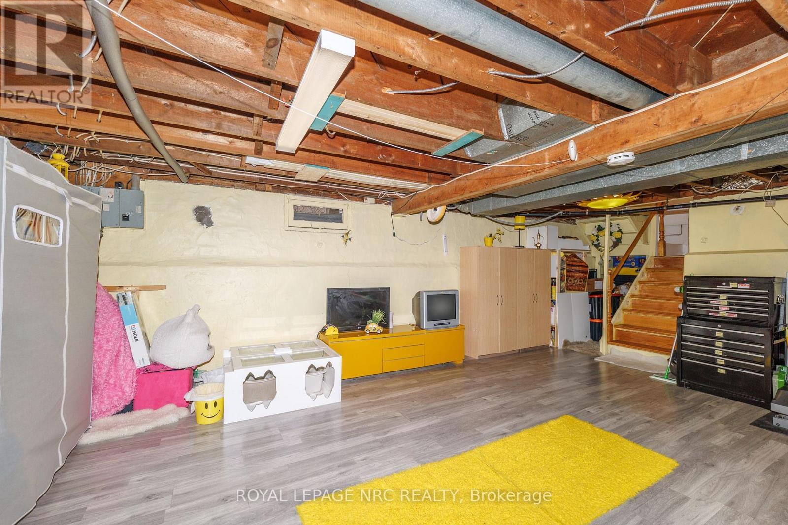 












7 VERA STREET

,
St. Catharines (Western Hill),




Ontario
L2S1C3

