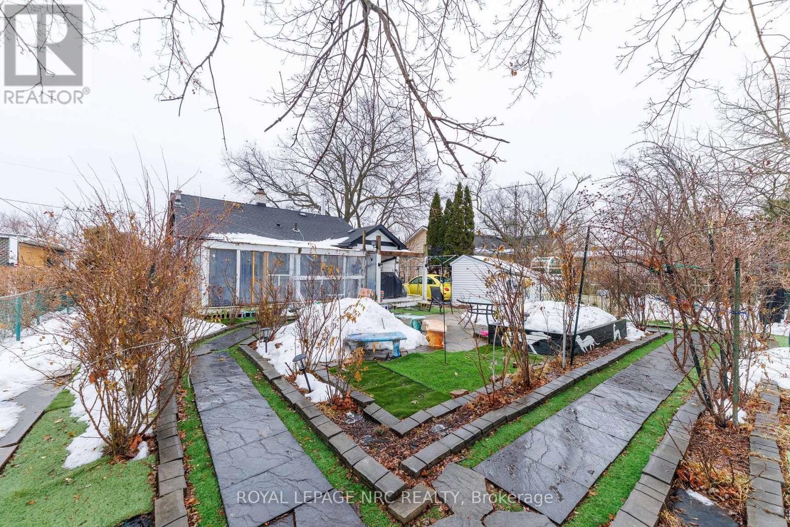 












7 VERA STREET

,
St. Catharines (Western Hill),




Ontario
L2S1C3

