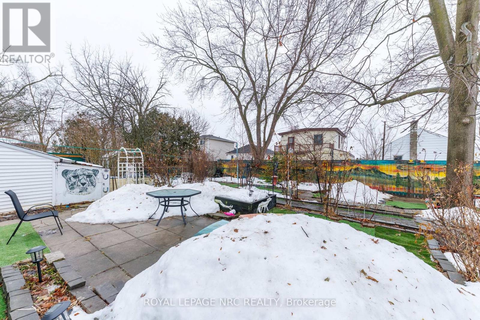 












7 VERA STREET

,
St. Catharines (Western Hill),




Ontario
L2S1C3

