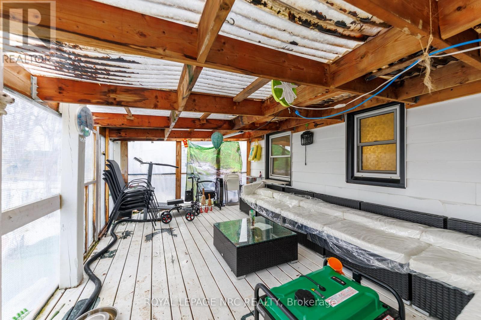 












7 VERA STREET

,
St. Catharines (Western Hill),




Ontario
L2S1C3

