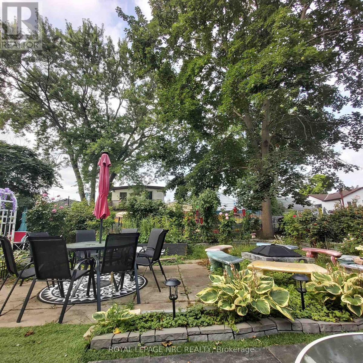 












7 VERA STREET

,
St. Catharines (Western Hill),




Ontario
L2S1C3

