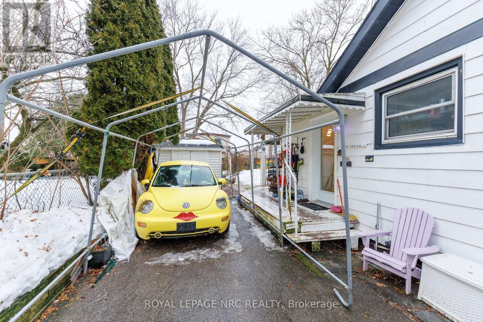 












7 VERA STREET

,
St. Catharines (Western Hill),




Ontario
L2S1C3

