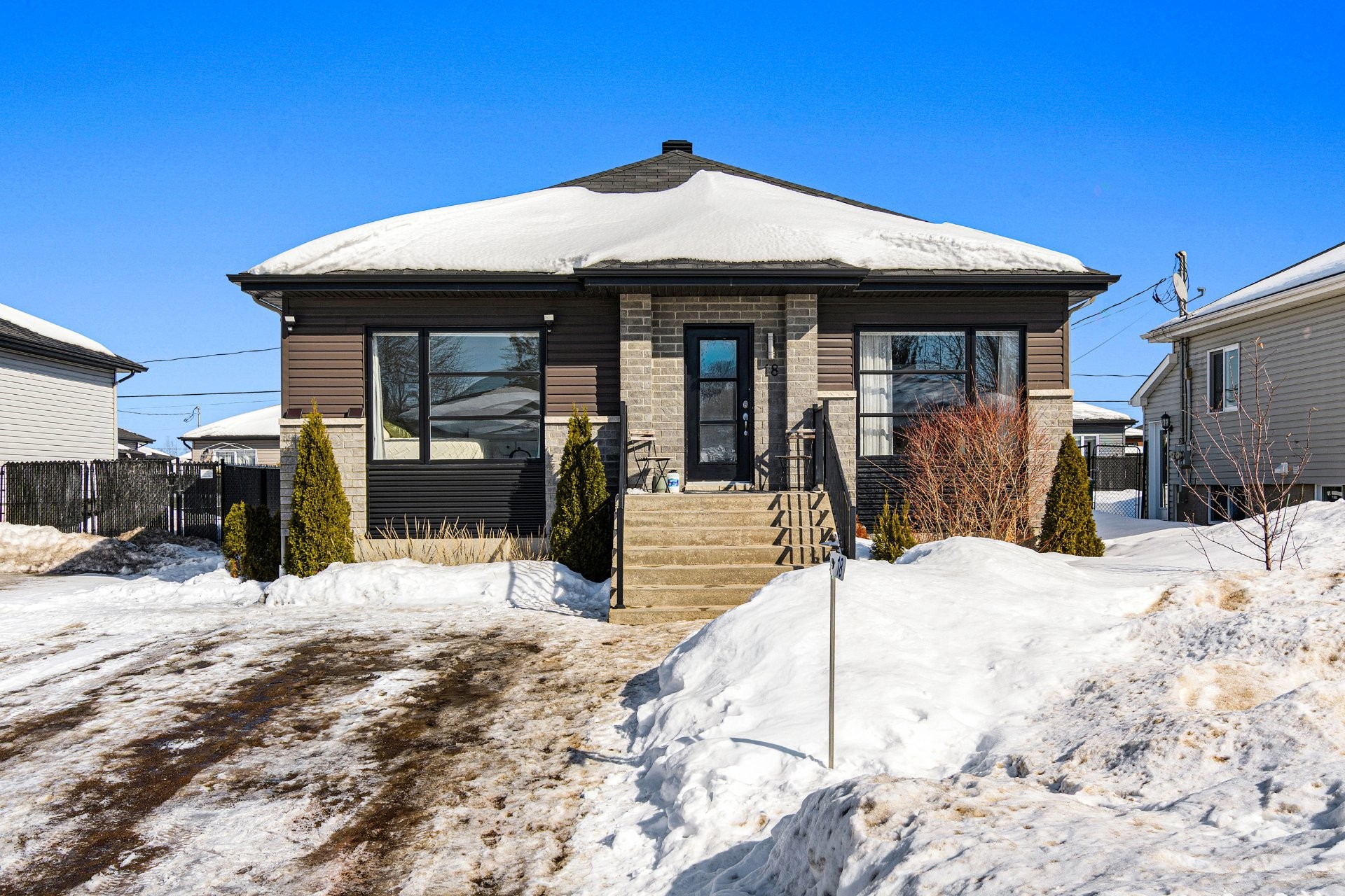 









18


Rue Lavigne

,
Brownsburg-Chatham,




QC
J8G1N5

