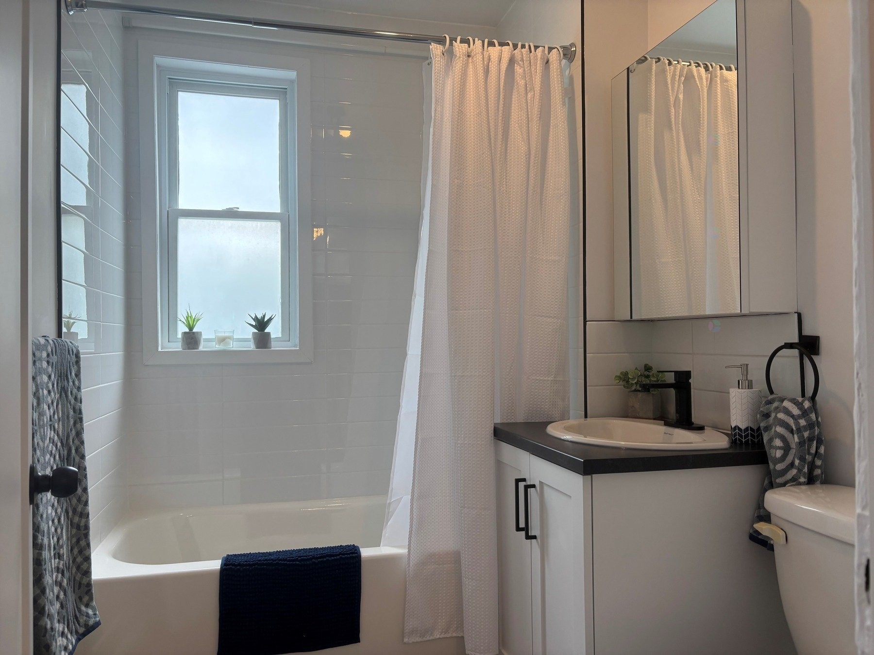 









250

 - 258


Rue Olivier

,
Sherbrooke (Les Nations),




QC
J1H1X2

