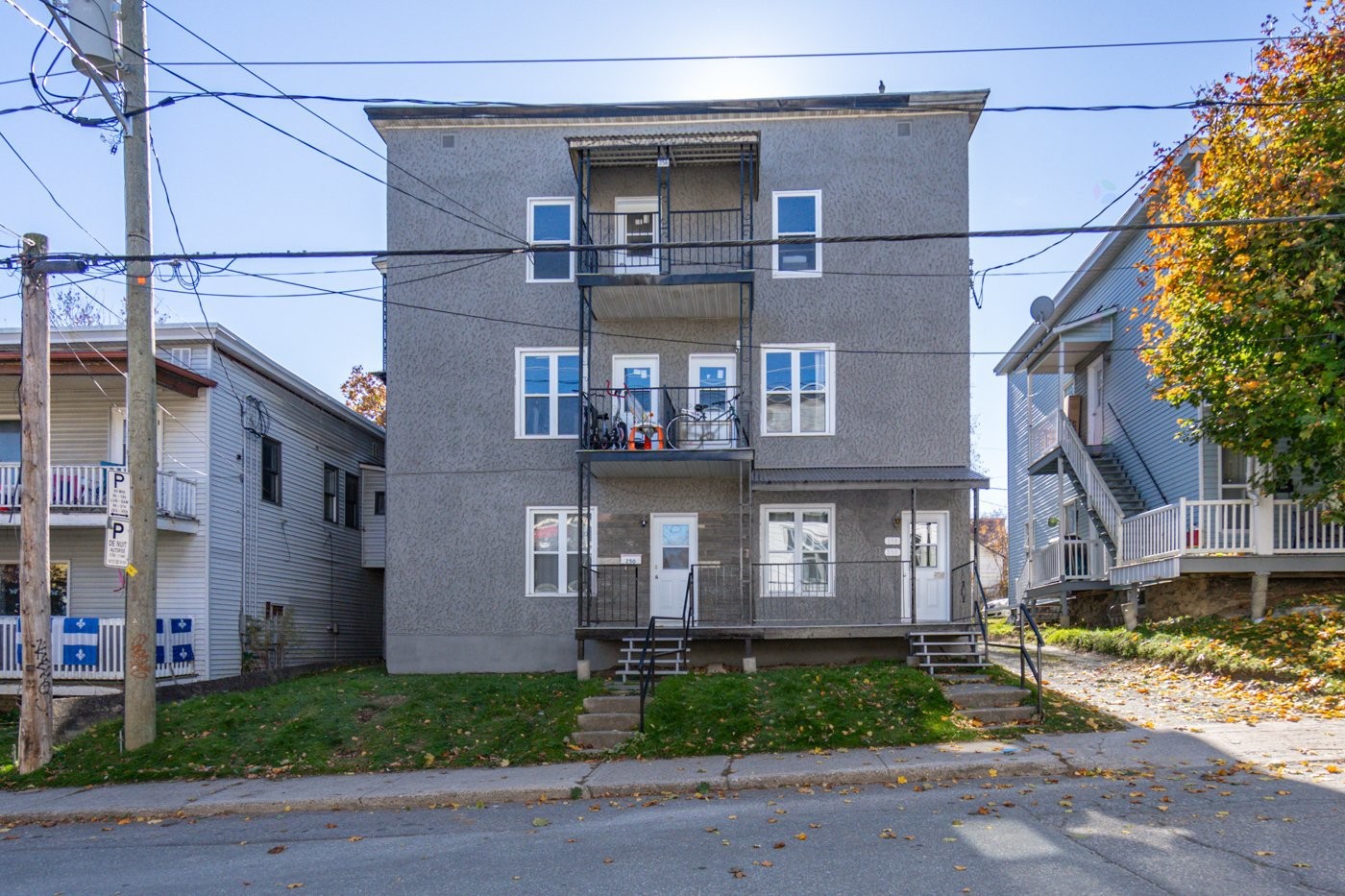 









250

 - 258


Rue Olivier

,
Sherbrooke (Les Nations),




QC
J1H1X2

