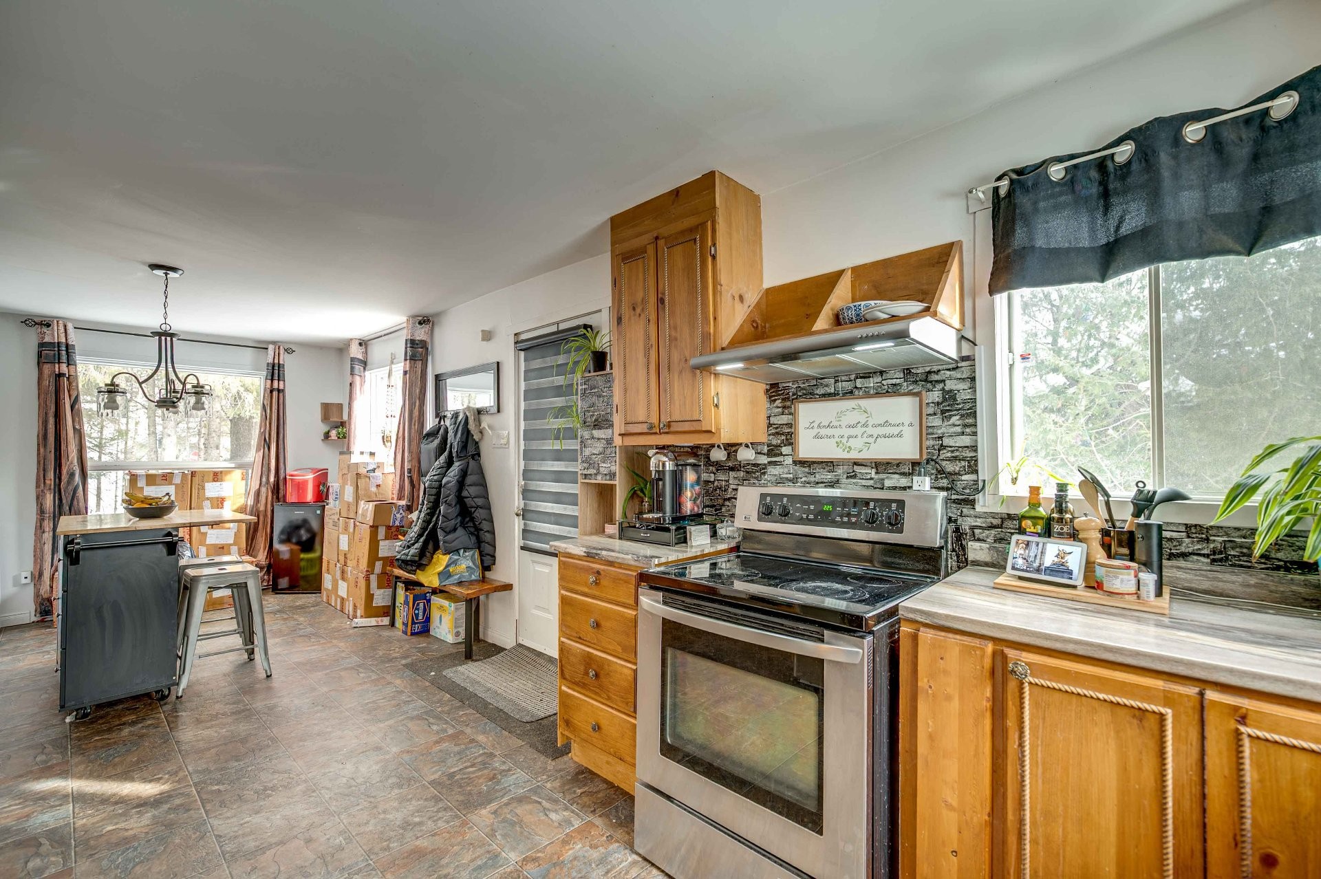 









55


Ch. du Pont-Couvert

,
La Macaza,




QC
J0T1R0

