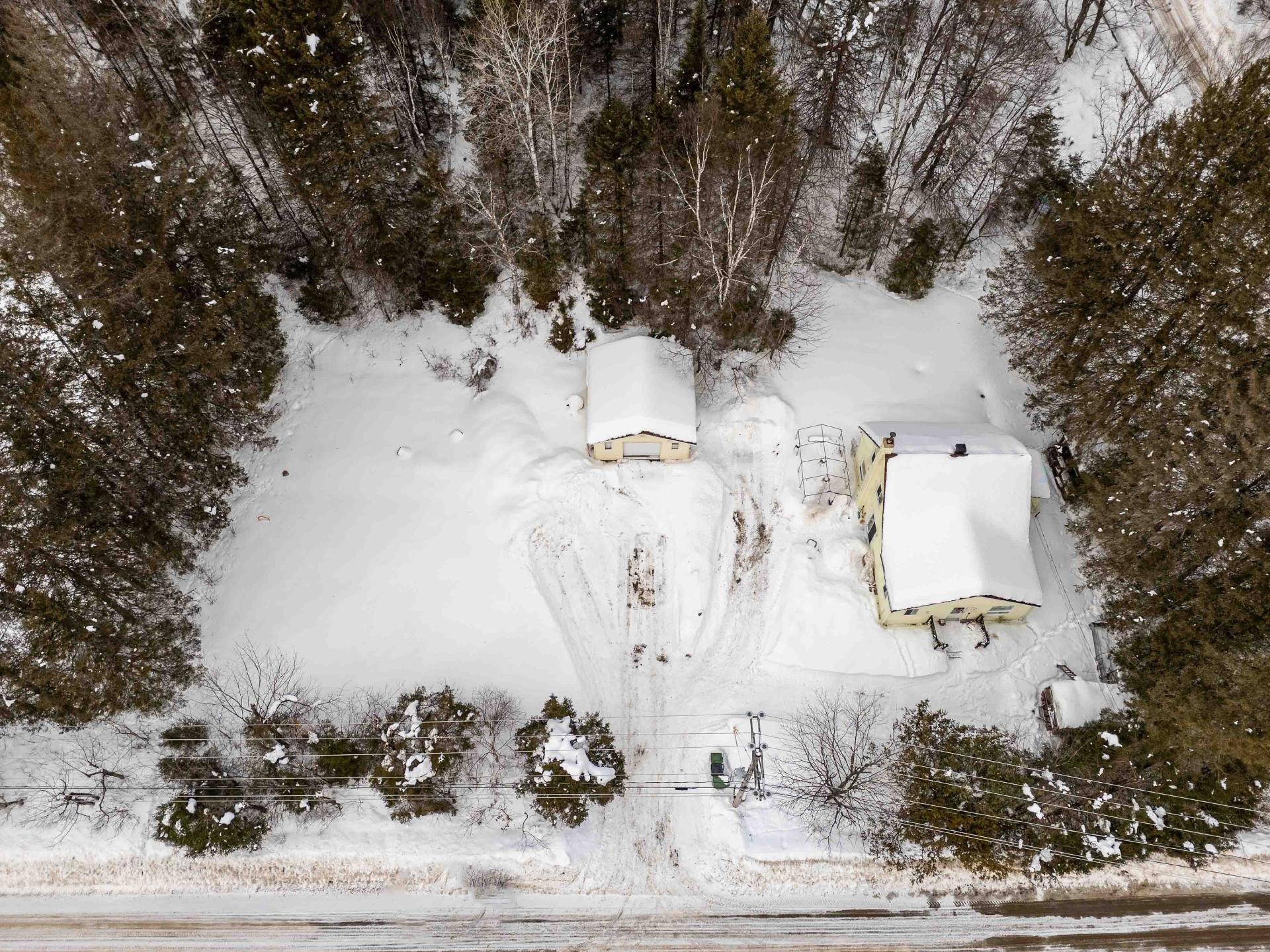 









55


Ch. du Pont-Couvert

,
La Macaza,




QC
J0T1R0

