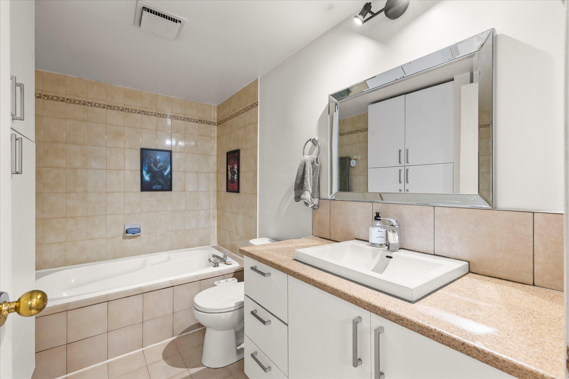 









1895


Rue Jean-Picard

, 1,
Laval (Chomedey),




QC
H7T2K7

