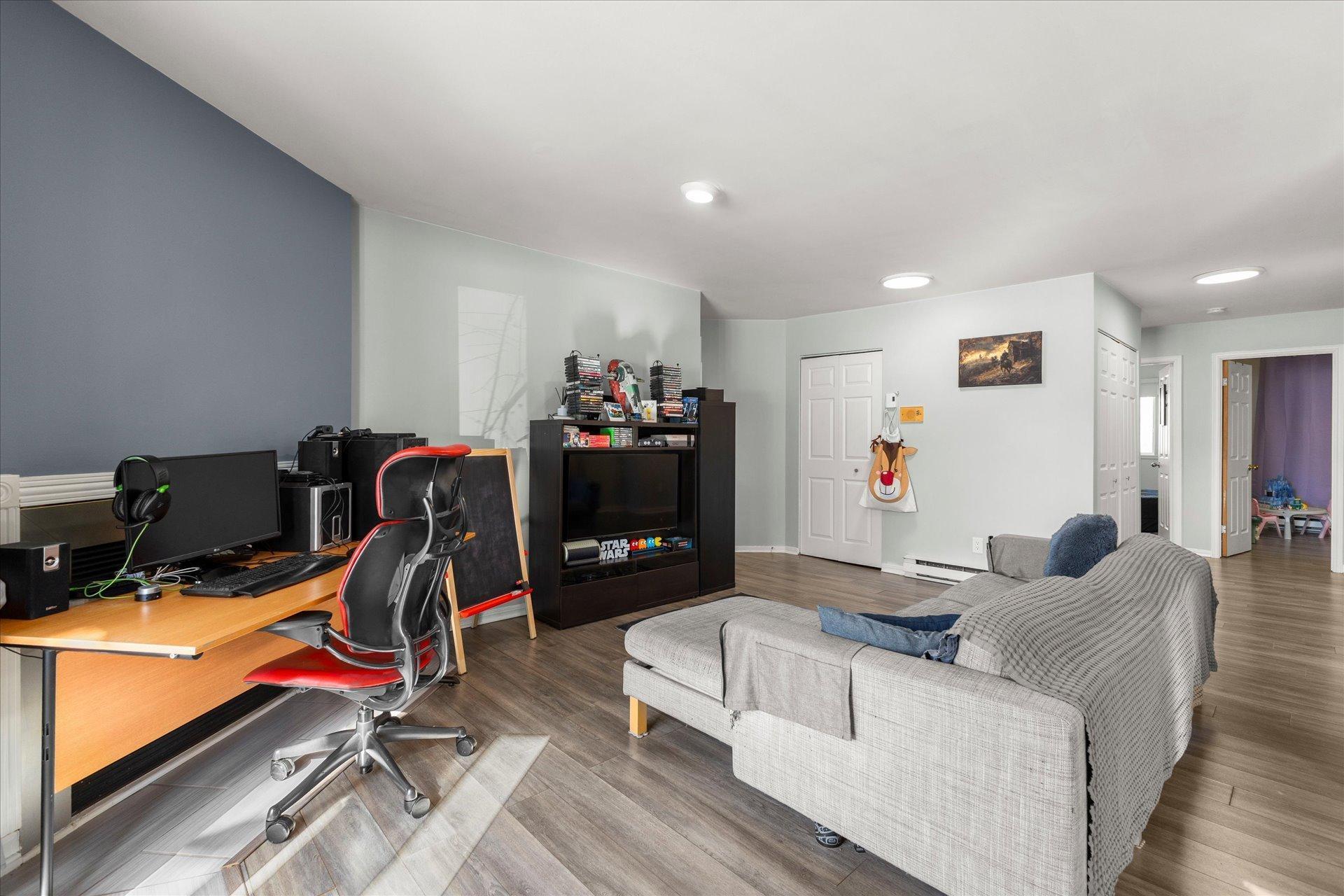 









1895


Rue Jean-Picard

, 1,
Laval (Chomedey),




QC
H7T2K7

