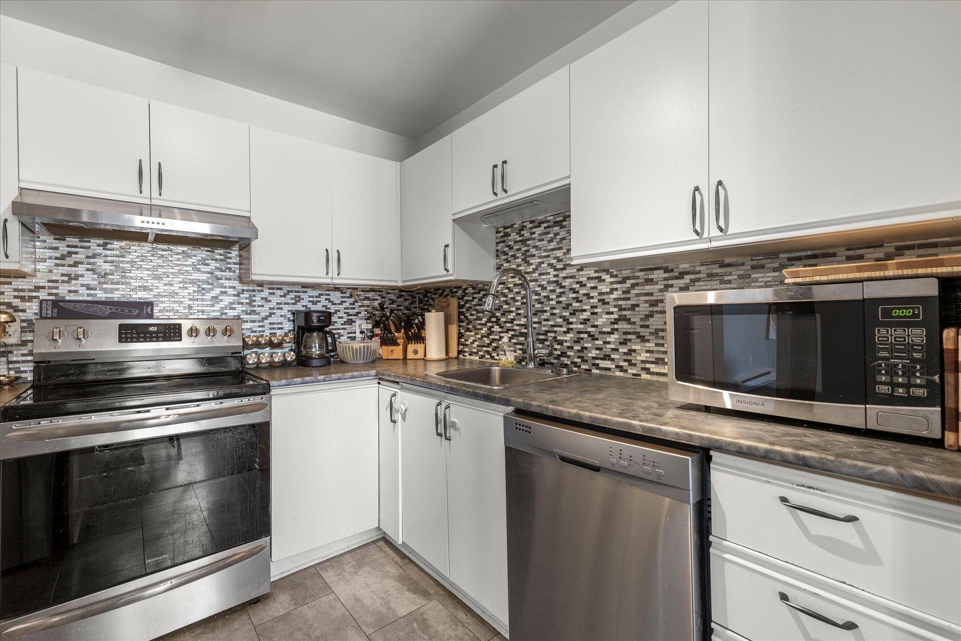 









1895


Rue Jean-Picard

, 1,
Laval (Chomedey),




QC
H7T2K7

