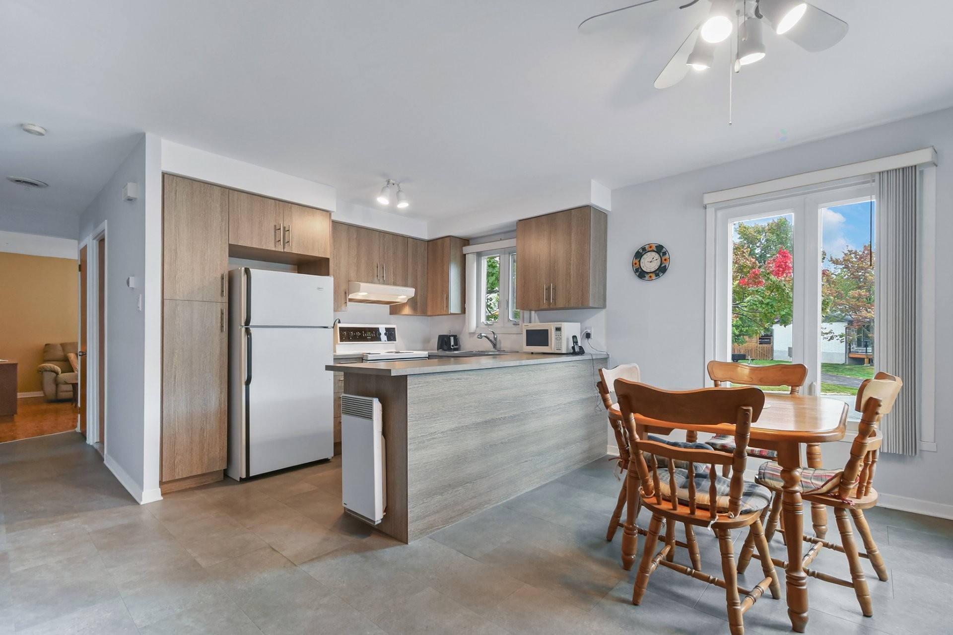 









40


Rue Lucien-Paquette

,
Blainville,




QC
J7C1J4

