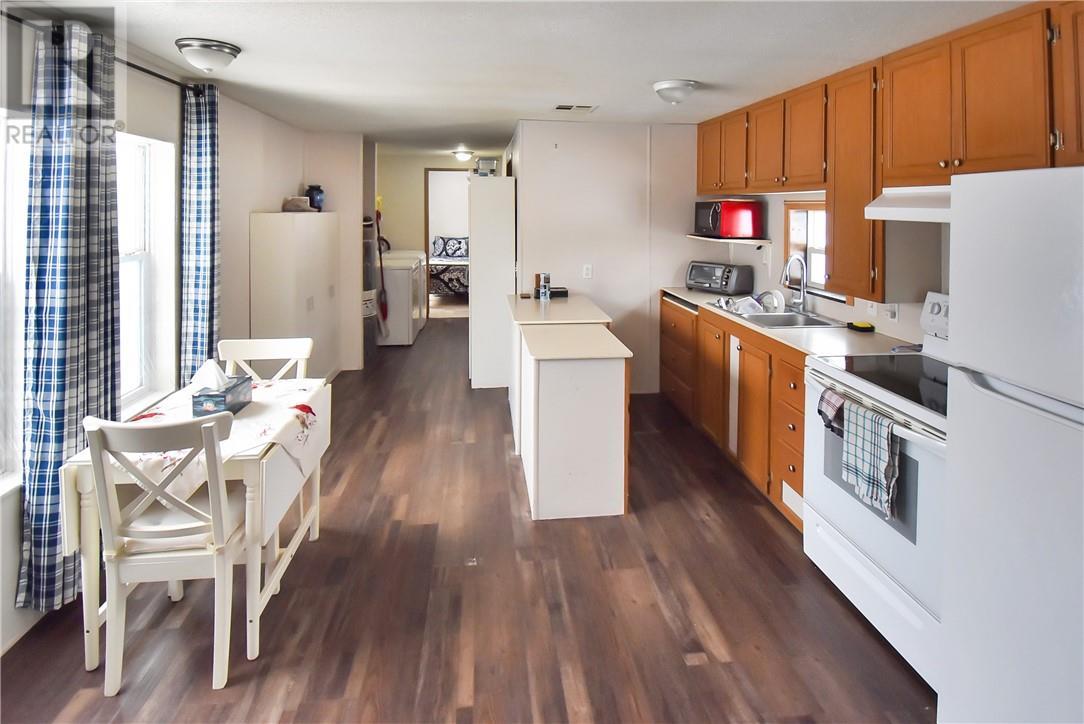 












5261 Highway 17 Unit# 1

,
Markstay,




Ontario
P0M2G0

