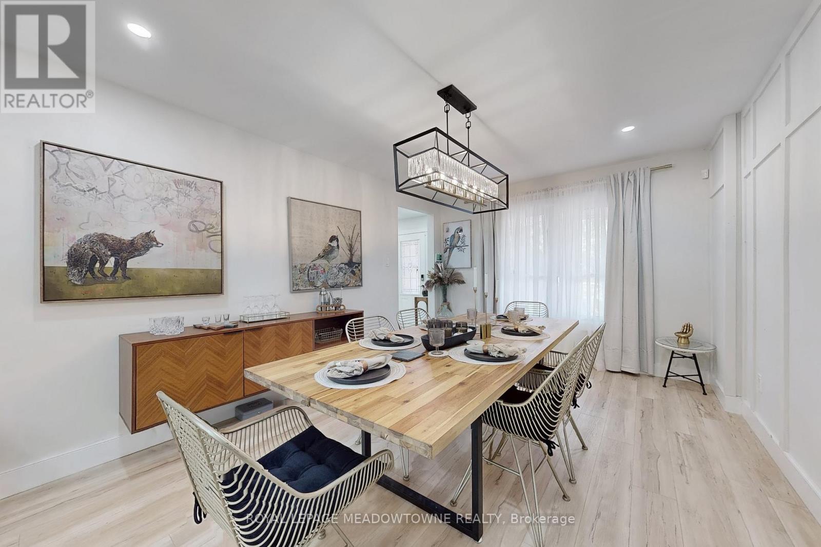 












365 CELTIC DRIVE

,
Hamilton,




Ontario
L8E4N1

