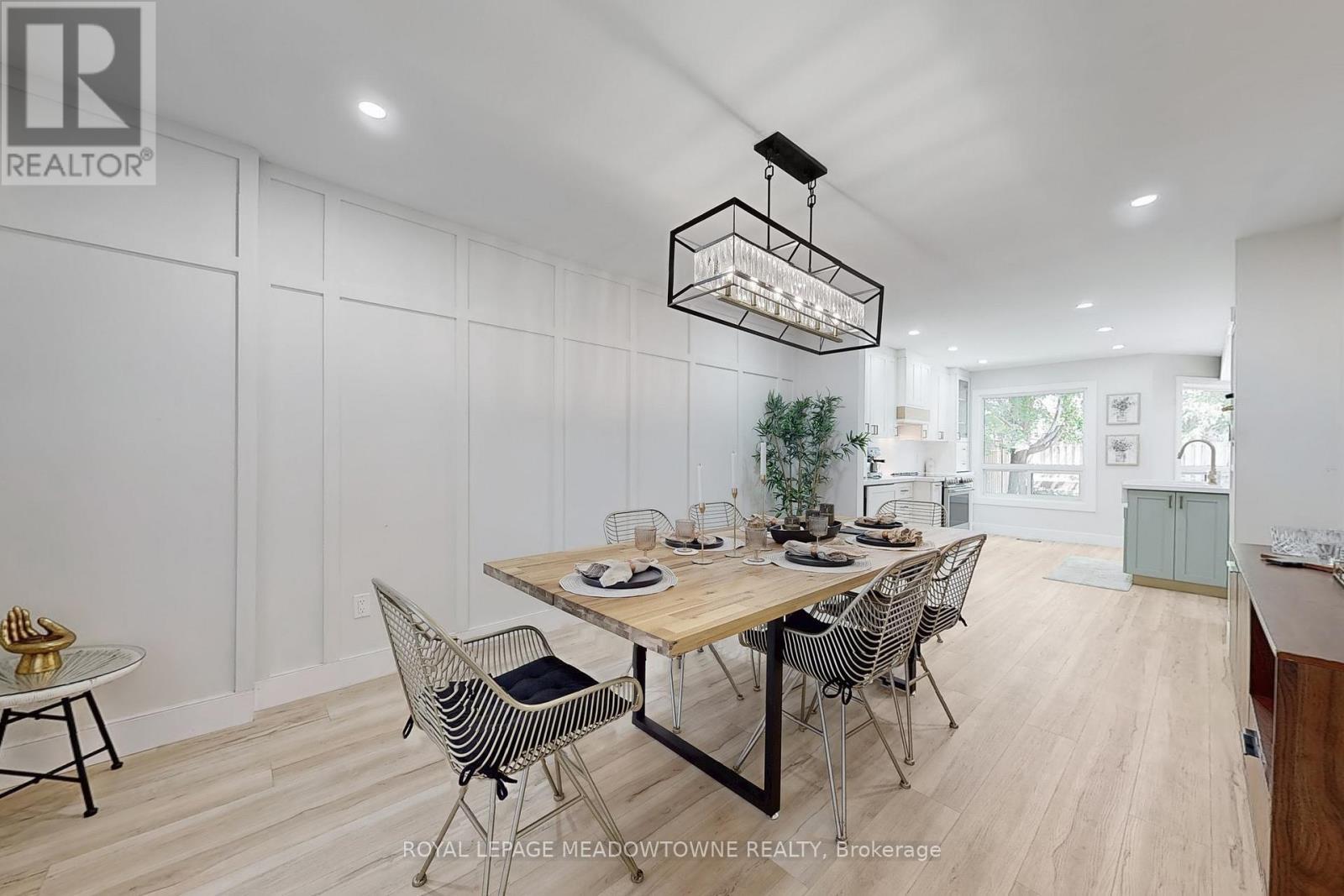 












365 CELTIC DRIVE

,
Hamilton,




Ontario
L8E4N1

