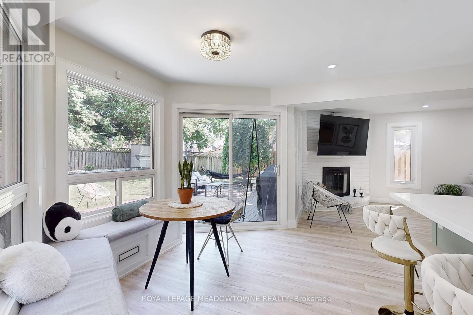 












365 CELTIC DRIVE

,
Hamilton,




Ontario
L8E4N1

