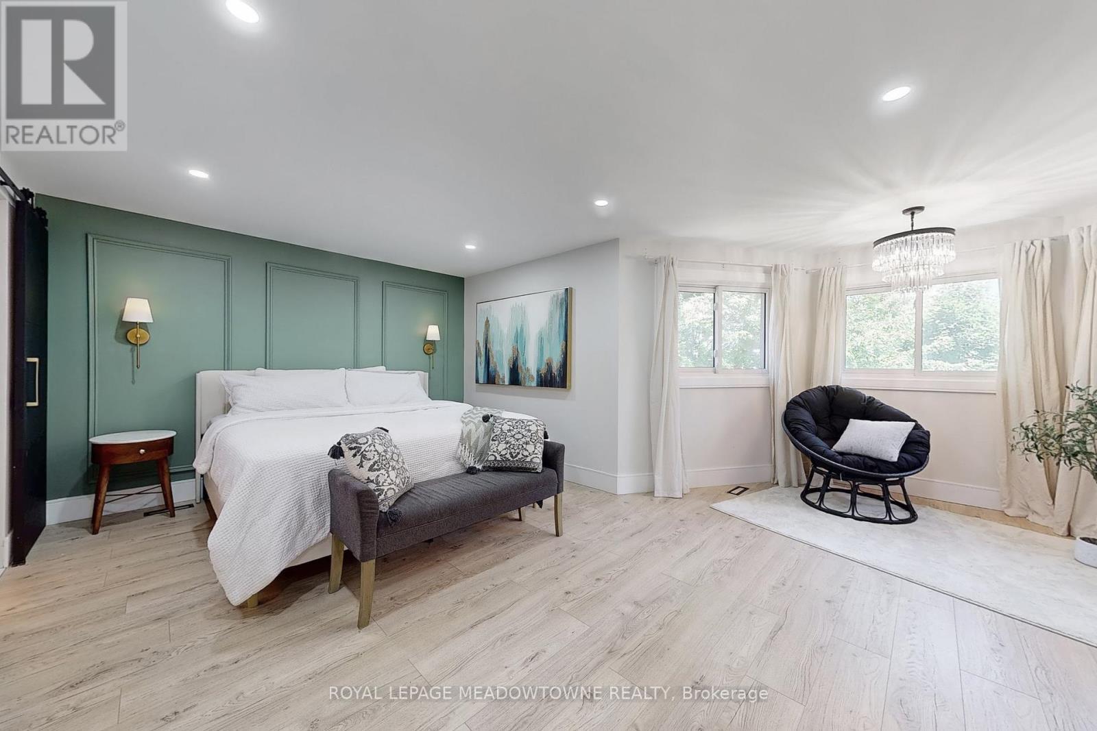 












365 CELTIC DRIVE

,
Hamilton,




Ontario
L8E4N1

