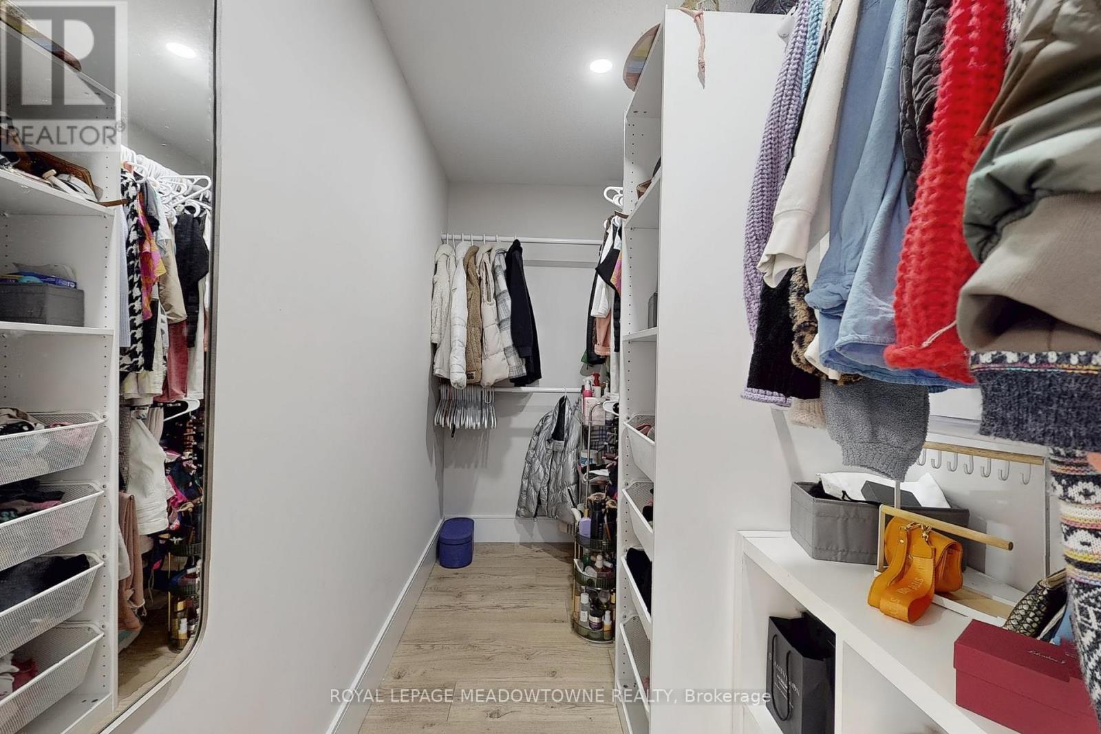 












365 CELTIC DRIVE

,
Hamilton,




Ontario
L8E4N1

