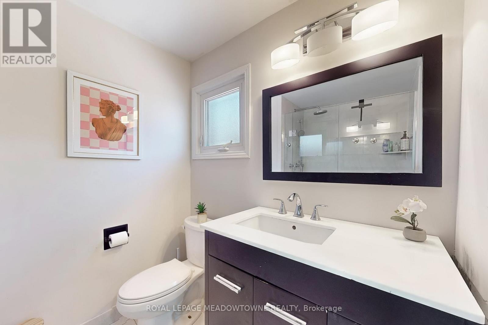 












365 CELTIC DRIVE

,
Hamilton,




Ontario
L8E4N1

