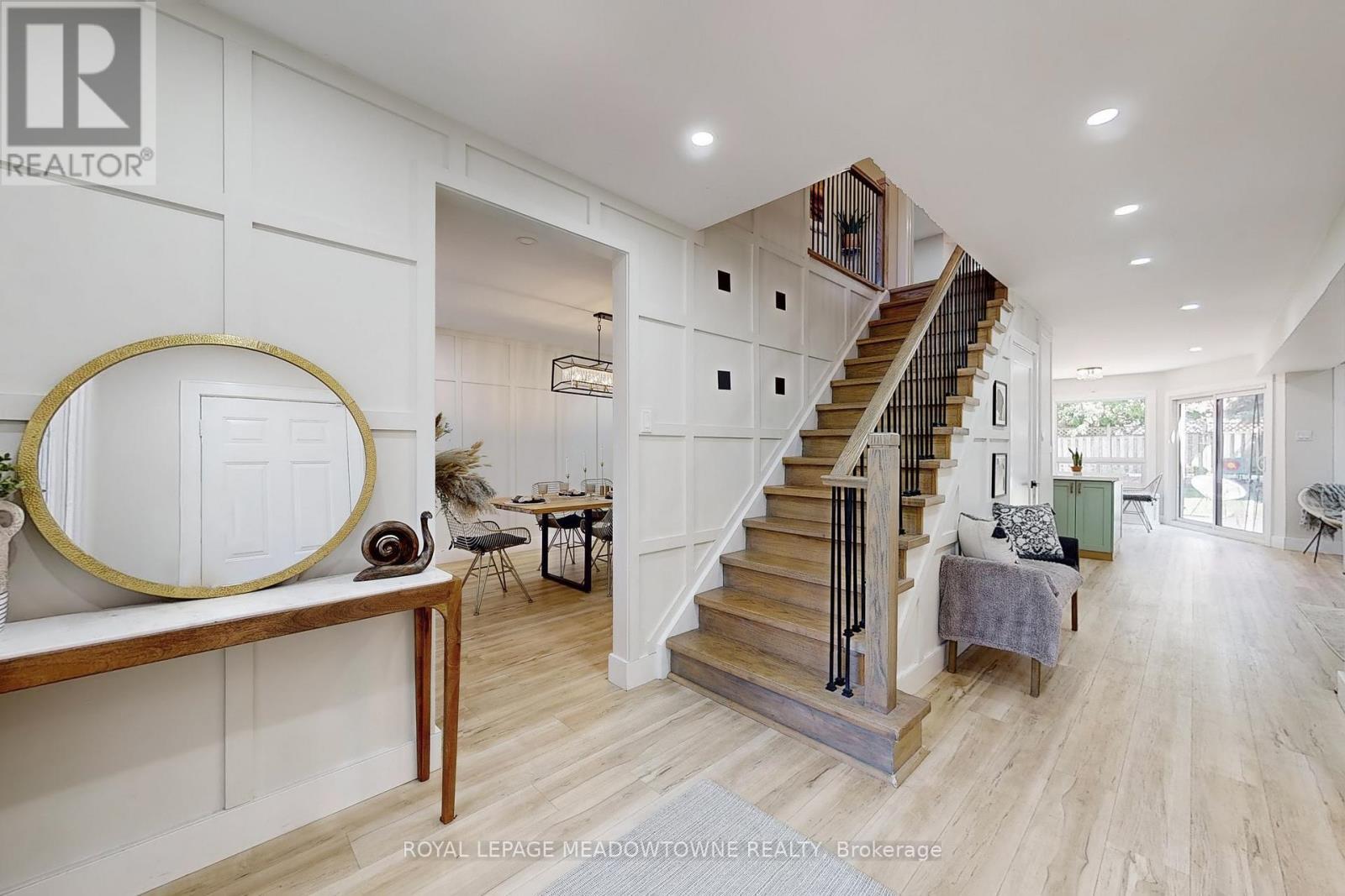 












365 CELTIC DRIVE

,
Hamilton,




Ontario
L8E4N1

