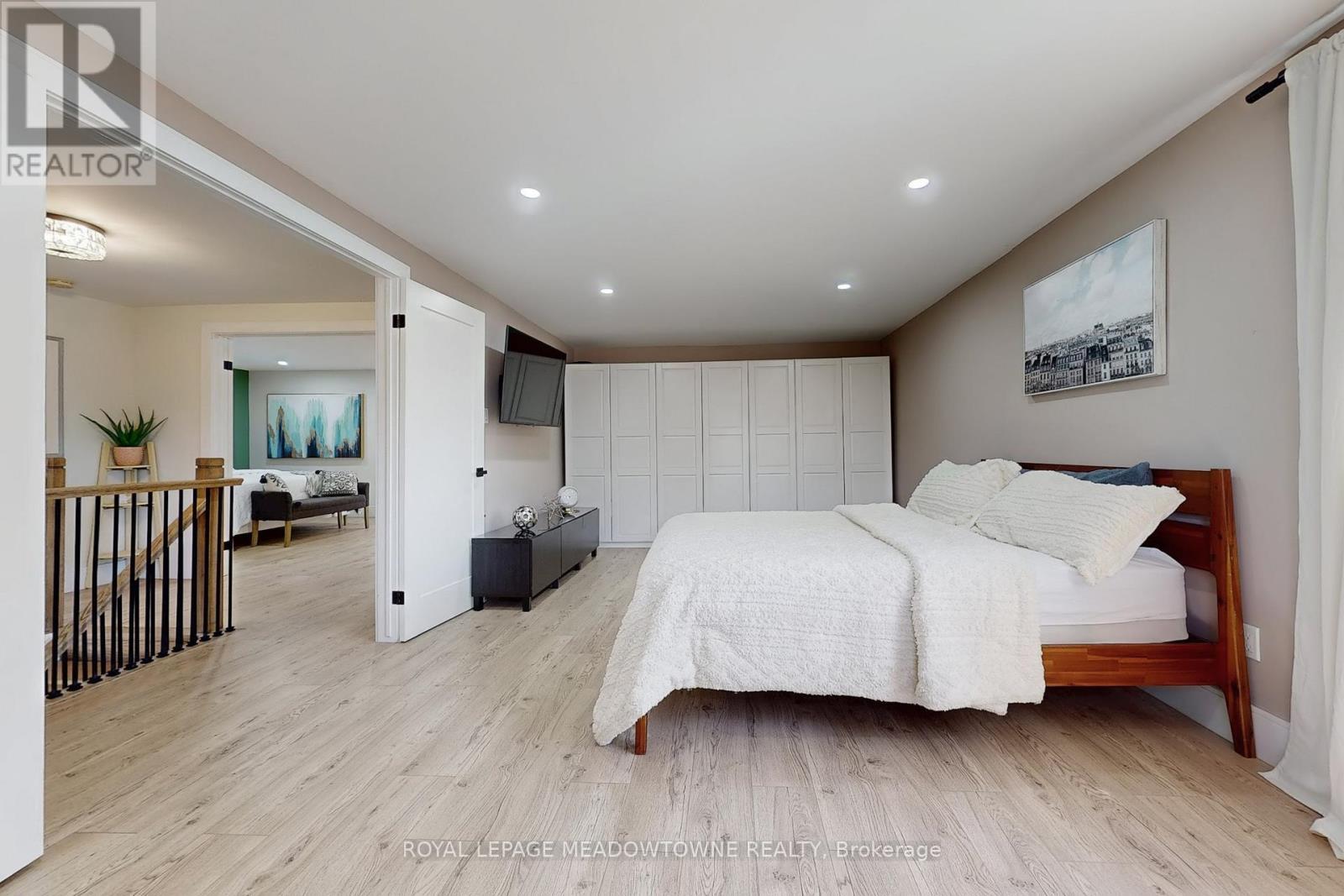 












365 CELTIC DRIVE

,
Hamilton,




Ontario
L8E4N1

