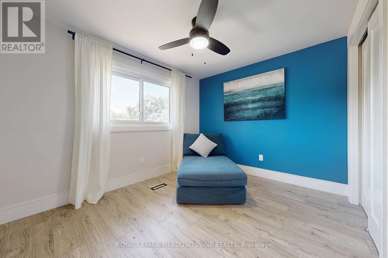 












365 CELTIC DRIVE

,
Hamilton,




Ontario
L8E4N1

