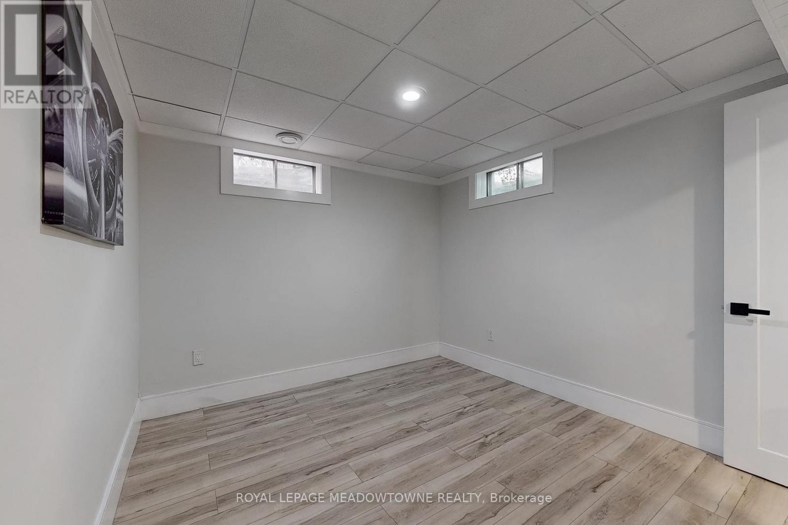 












365 CELTIC DRIVE

,
Hamilton,




Ontario
L8E4N1

