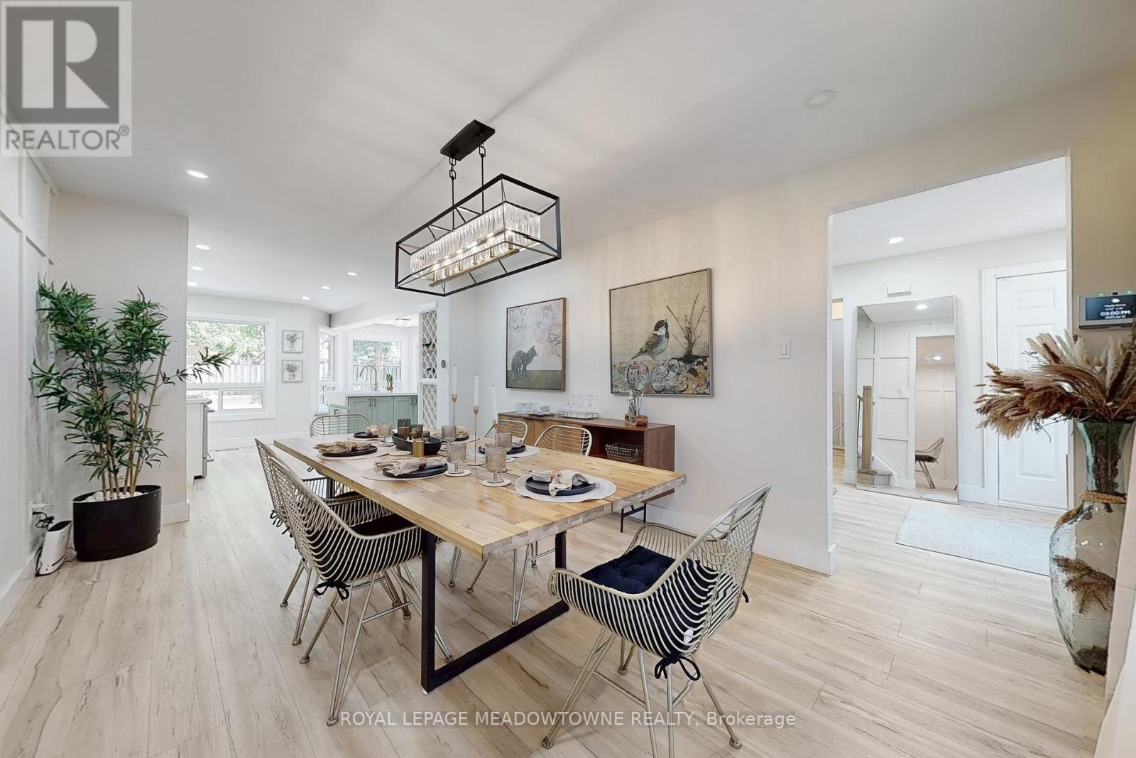 












365 CELTIC DRIVE

,
Hamilton,




Ontario
L8E4N1

