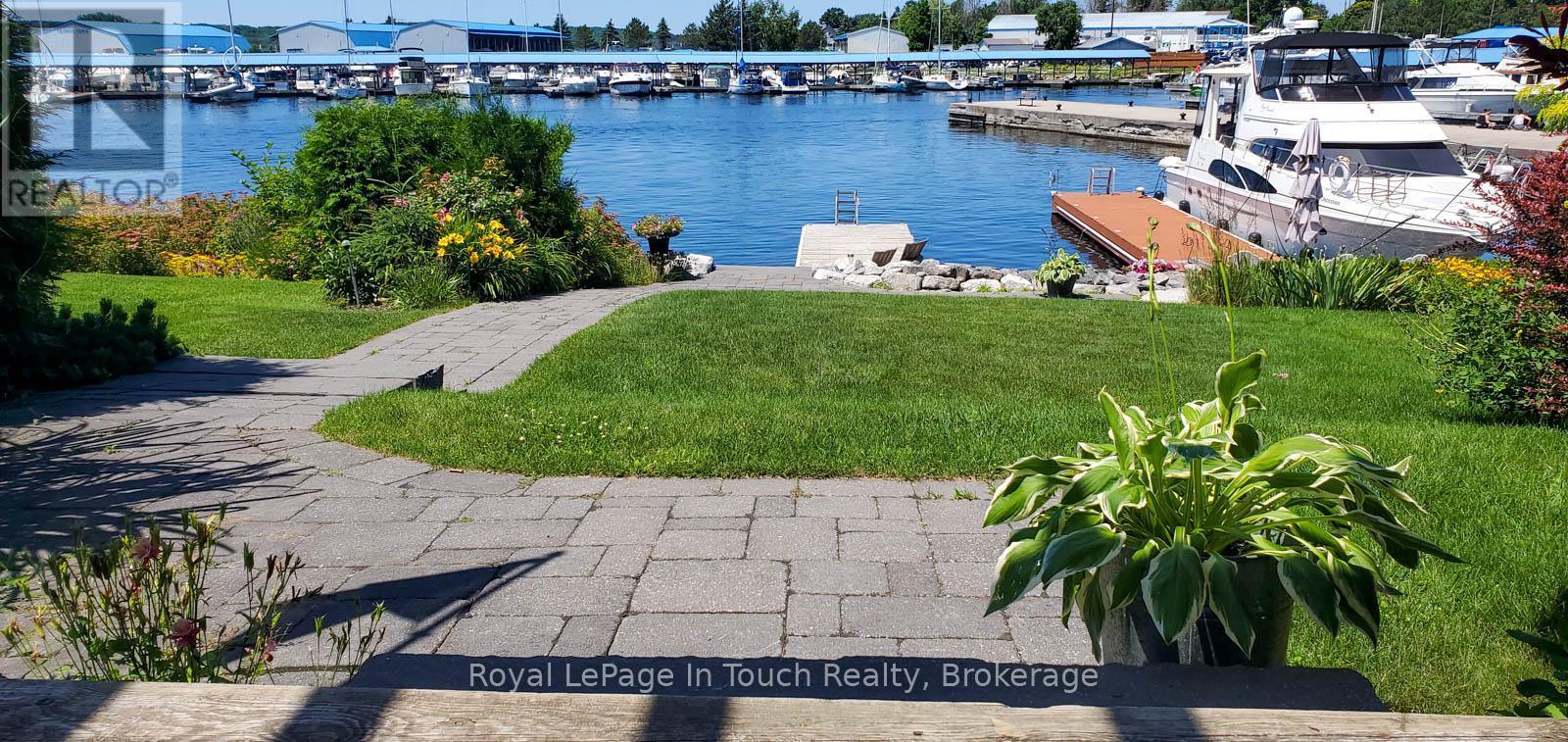 












102 WYCLIFFE COVE

,
Tay (Victoria Harbour),




Ontario
L0K2A0

