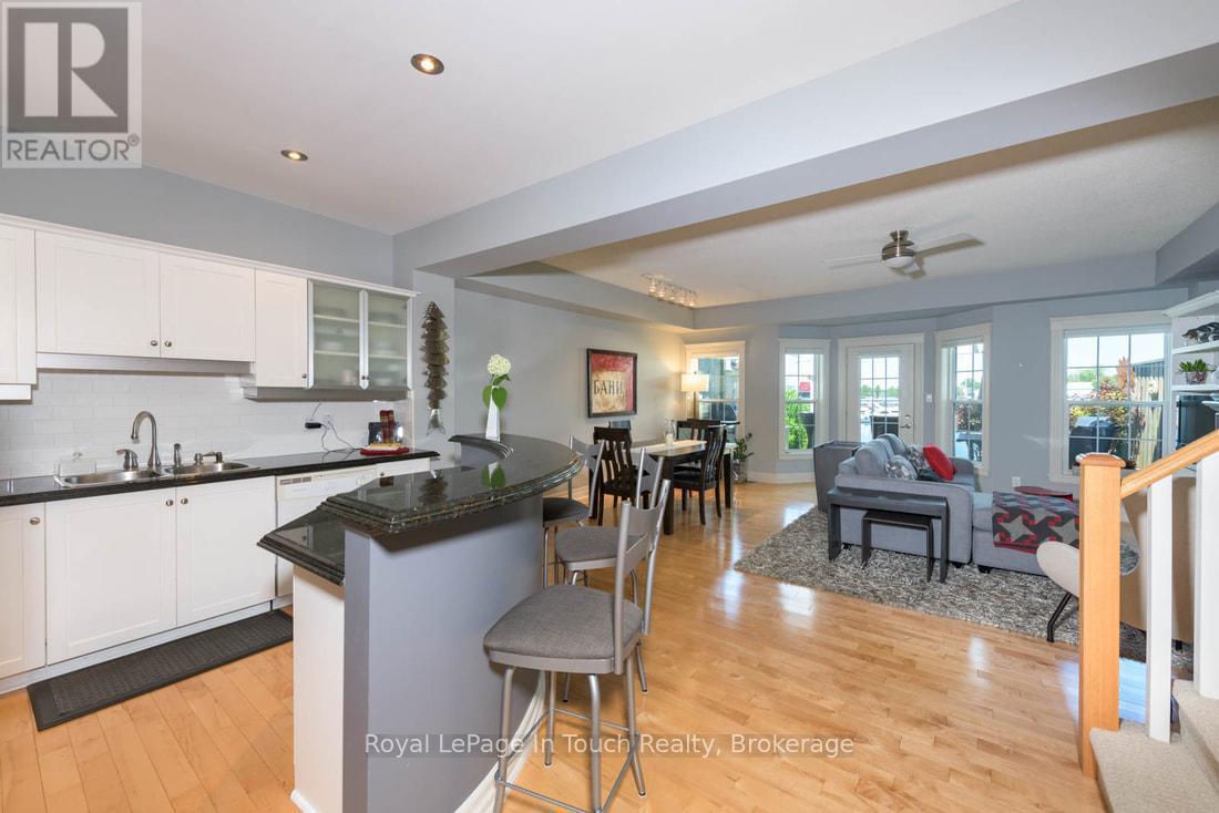 












102 WYCLIFFE COVE

,
Tay (Victoria Harbour),




Ontario
L0K2A0

