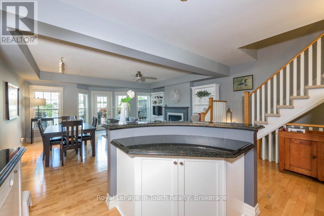 












102 WYCLIFFE COVE

,
Tay (Victoria Harbour),




Ontario
L0K2A0

