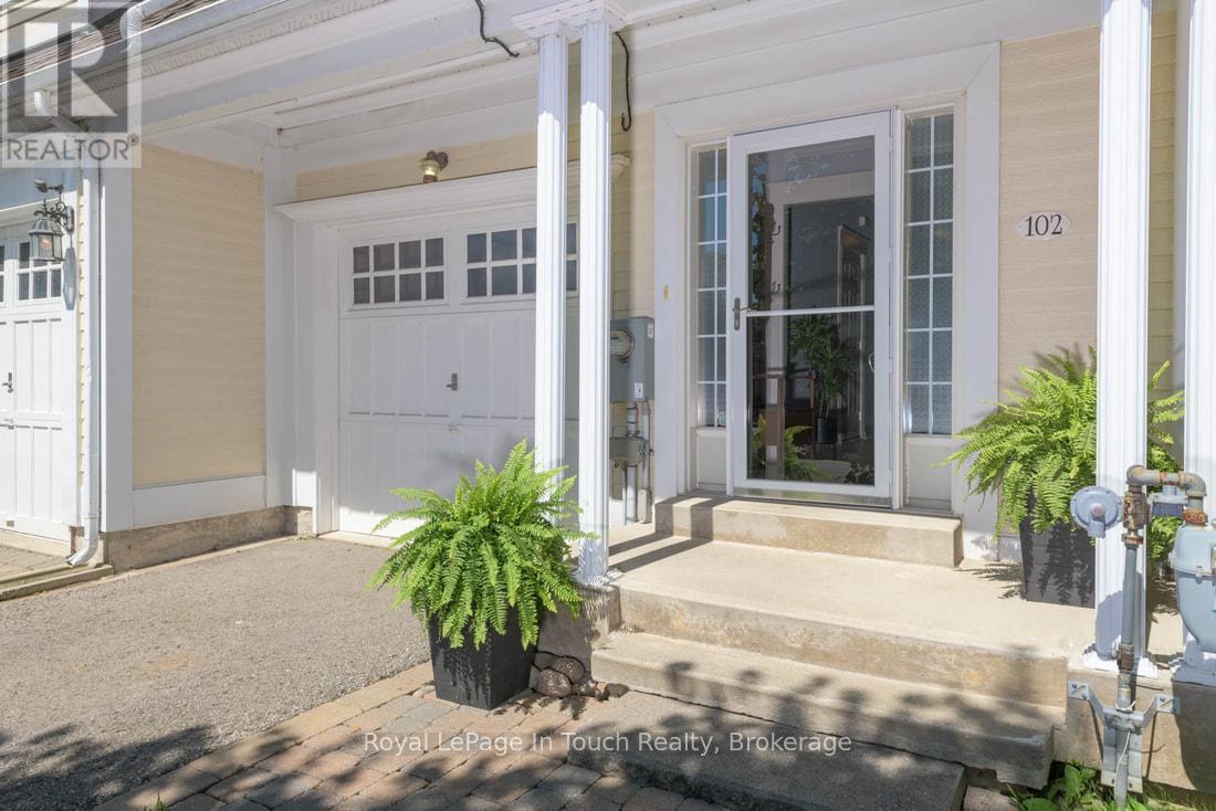 












102 WYCLIFFE COVE

,
Tay (Victoria Harbour),




Ontario
L0K2A0

