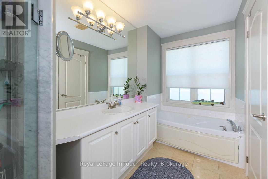 












102 WYCLIFFE COVE

,
Tay (Victoria Harbour),




Ontario
L0K2A0

