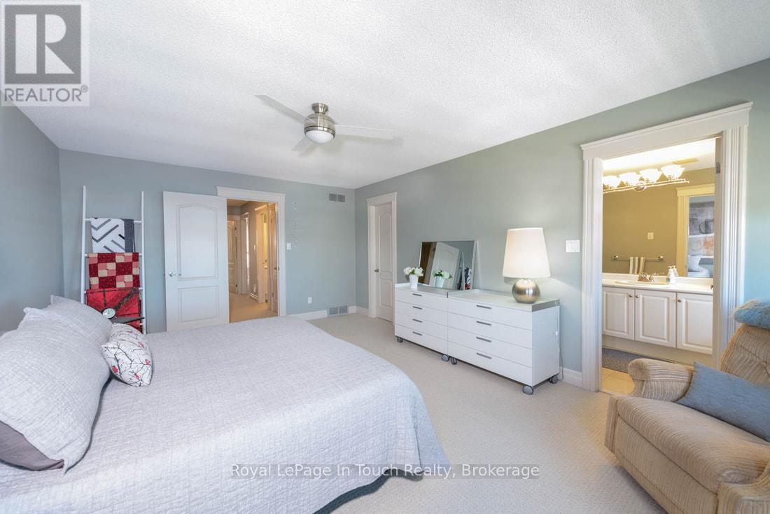 












102 WYCLIFFE COVE

,
Tay (Victoria Harbour),




Ontario
L0K2A0

