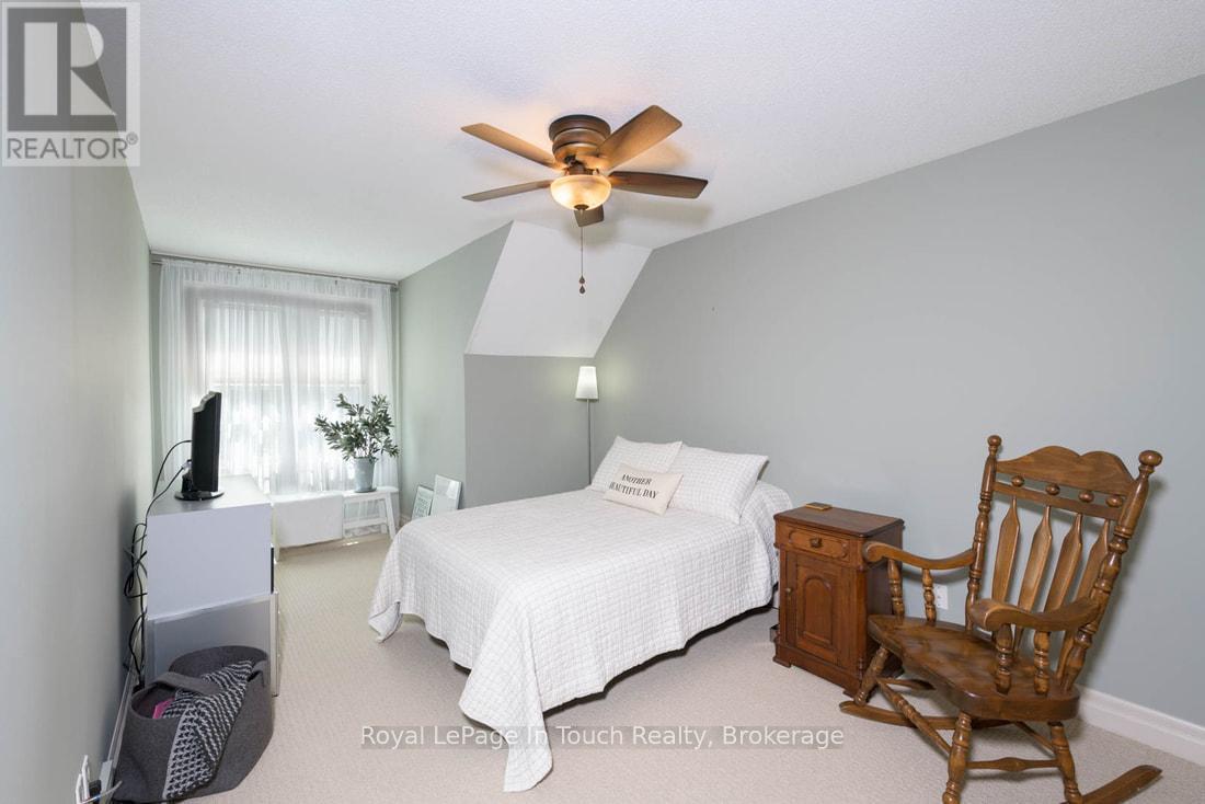 












102 WYCLIFFE COVE

,
Tay (Victoria Harbour),




Ontario
L0K2A0

