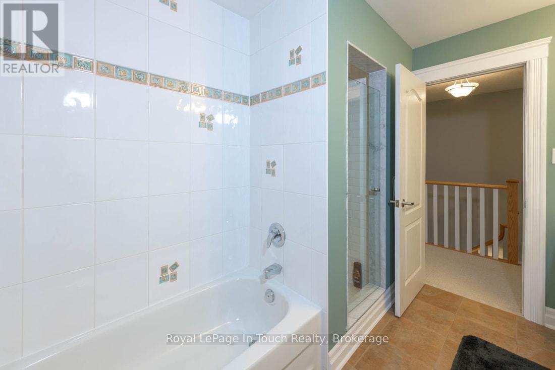 












102 WYCLIFFE COVE

,
Tay (Victoria Harbour),




Ontario
L0K2A0

